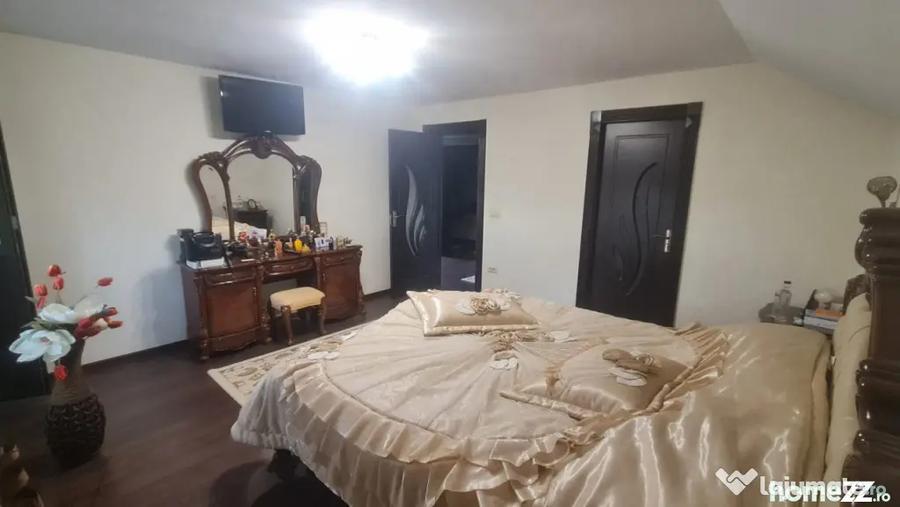 Casă cu 4 camere cu Canalizare în Valea Lupului