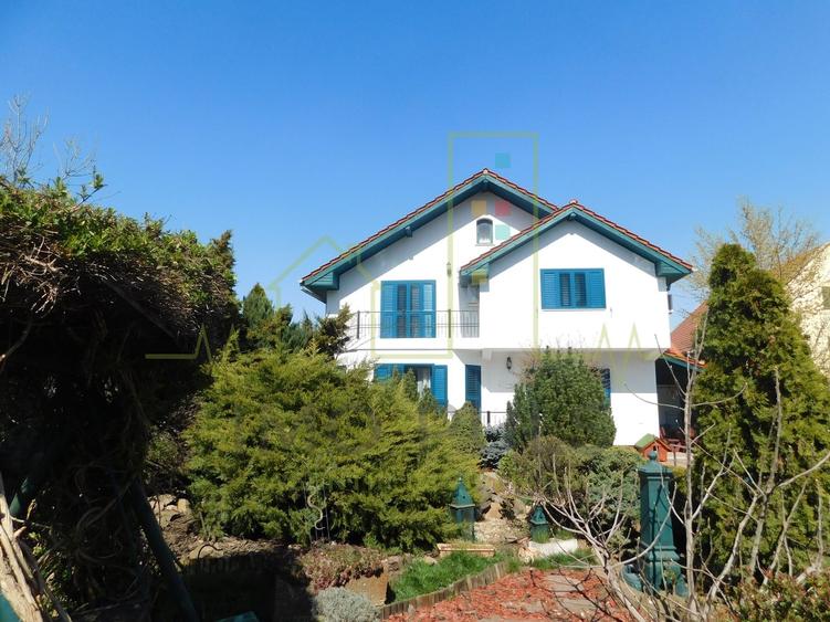 Casă individuală cu 4 camere cu Piscina în Braytim