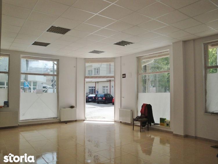 Centru - Spatiu stradal, 99 mp, cu vad comercial, ideal pentru magazin - 4