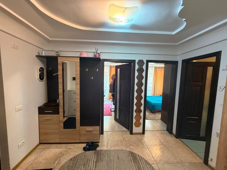 Apartament cu 3 camere decomandat în Babadag