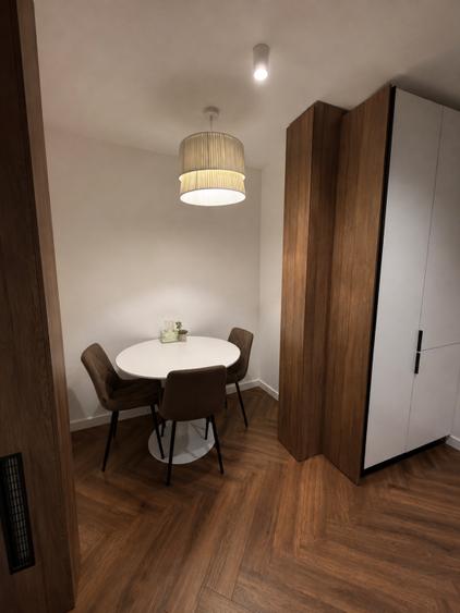 Apartament cu 3 camere semidecomandat, mobilat în Ștefan cel Mare