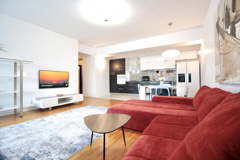 Apartament cu 3 camere decomandat, mobilat în Pipera