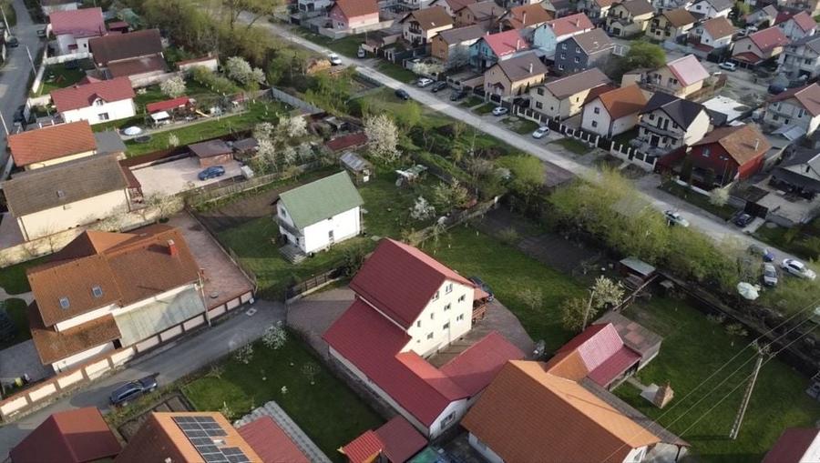 Casă cu 4 camere cu Teren 1300 Mp în Sânpetru