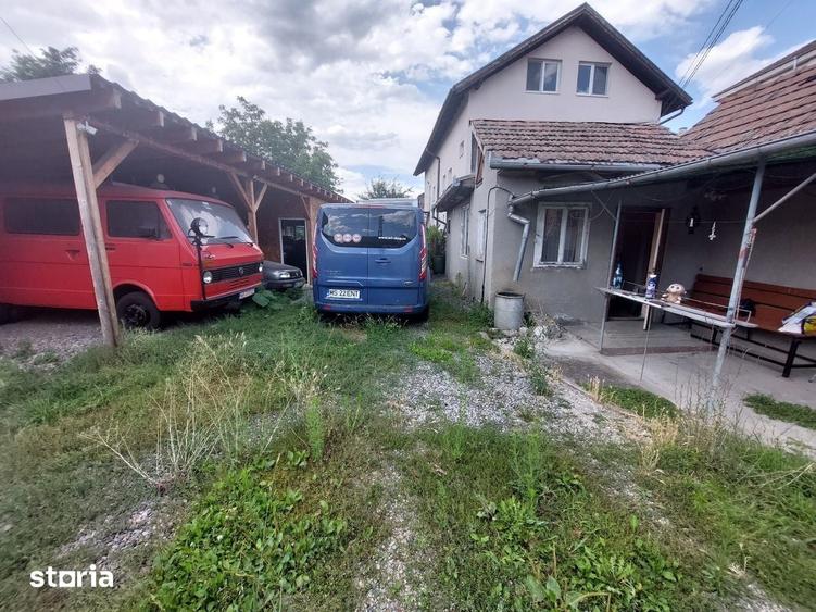 Casă cu 2 camere cu Teren 483 Mp în Criș