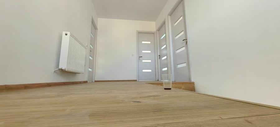 Casă cu 4 camere în Lumina