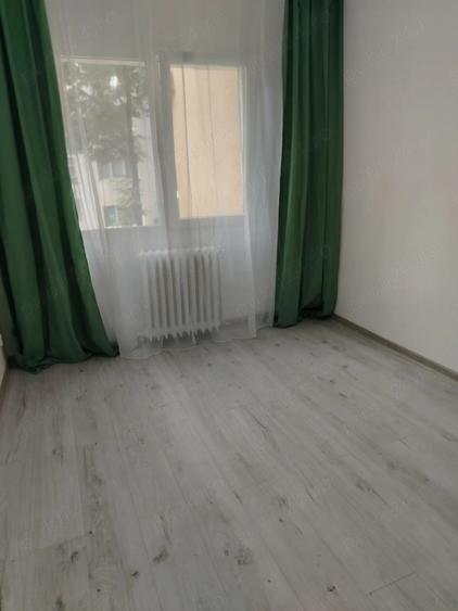 Apartament cu 3 camere decomandat în Tătărași