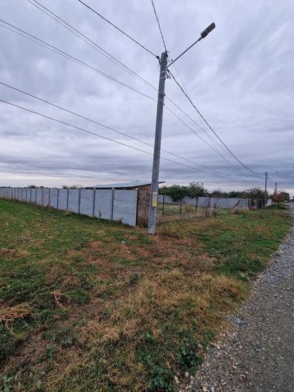 Teren de 1000 mp, în Stejaru