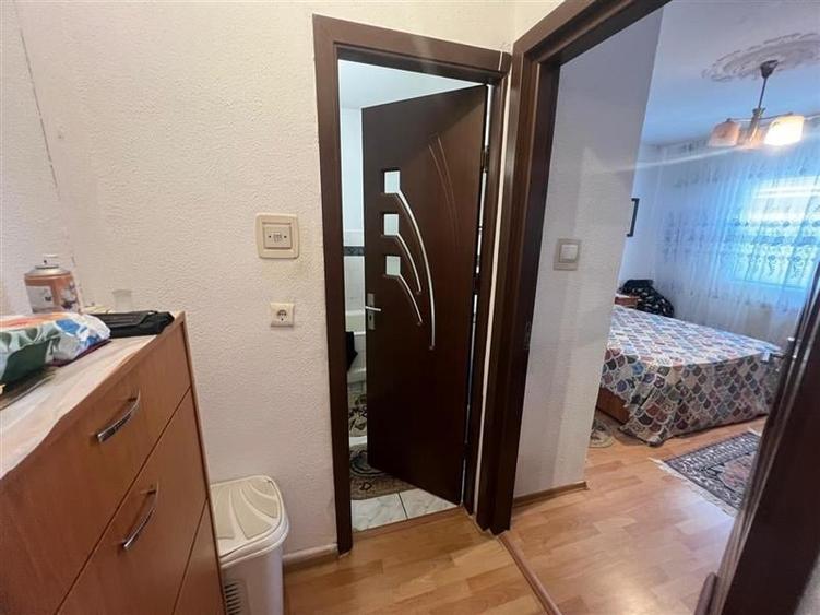 Apartament cu 3 camere decomandat - 70 mp - Zona Adriatica, Str. Aleea Visinului - 8