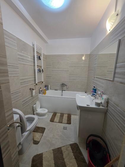 Trapezului, 10 minute metrou 1 Decembrie 1918, pe Marin Pazon, - 10