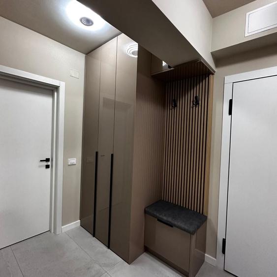Apartament cu 3 camere decomandat în Exterior Vest