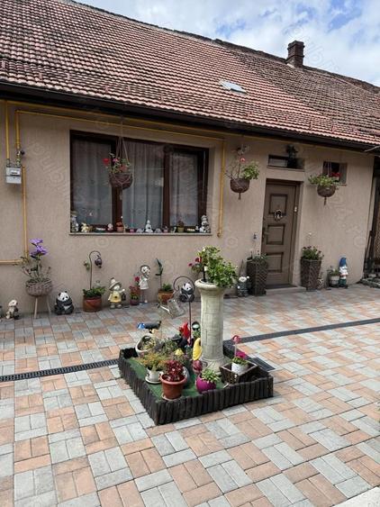 Casa la curte comuna cu 2 camere - 1