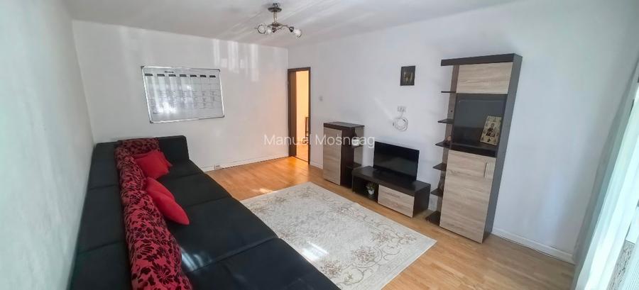 Închiriez apartament cu 2 camere
