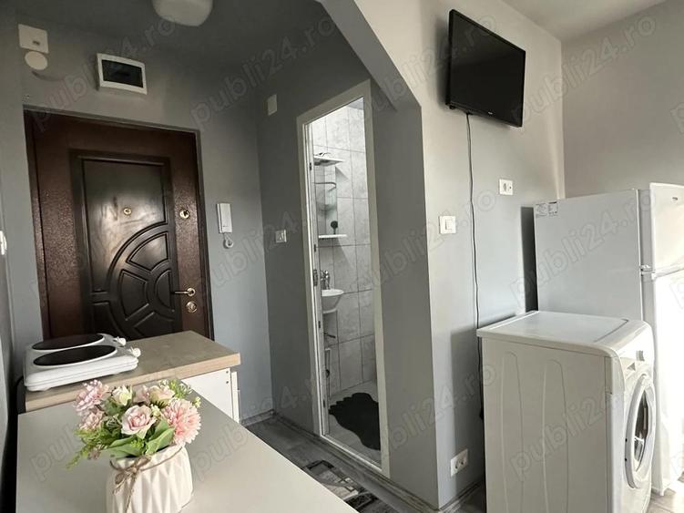 Sunt proprietar si inchiriez o garsoniera in Calea Buziasului, etaj 3. - 2