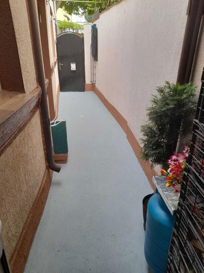 Casa mica renovata, in centrul orasului -ideal locuinta sau birou - 1