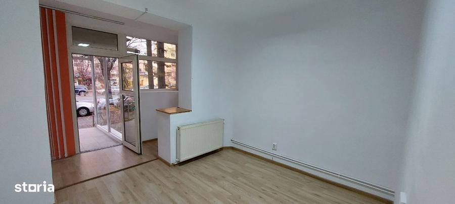 De inchiriat spatiu comercial/ birouri 40 mp - zona Poli 2 - 4