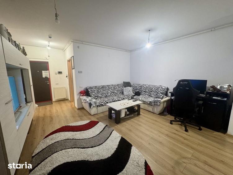 Apartament cu 2 camere semidecomandat în Subcetate