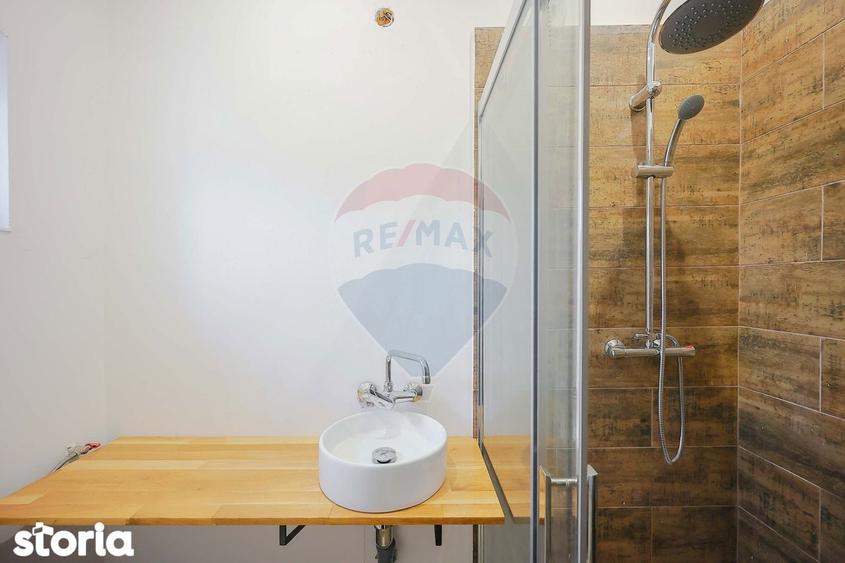 Pensiune cu 11 camere de vanzare, situata in Baile 1 Mai, Sanmartin - 8