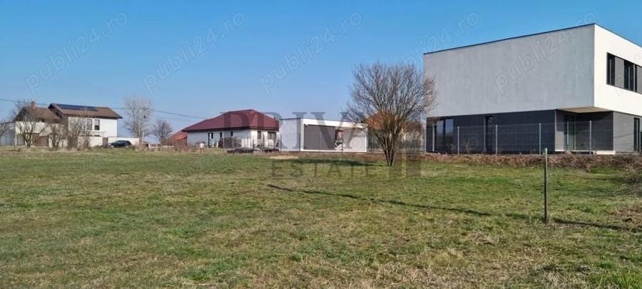 Teren intravilan, 701 mp, fs 17.8 ml, Dumbrăvița - 1