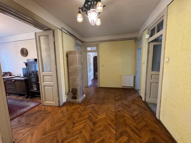 Vanzare apartament cinci camere vila D+P+2 Medicina Cotroceni - 8