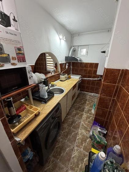 De vanzare de 3 camere din 85 strada Margeanului cu Alexandriei Centrala Termica - 4