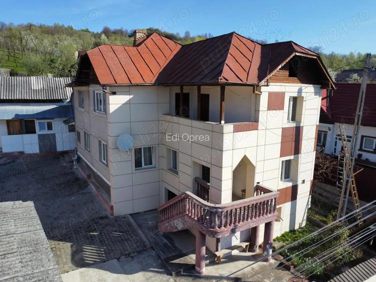 Casa cu teren in zona Dambovi?a