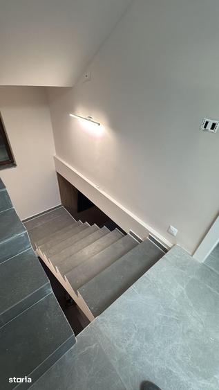 Casă cu 5 camere cu Teren 400 Mp în Cârcea