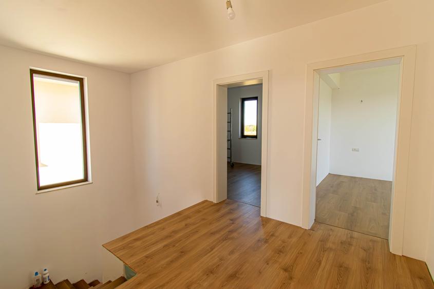 Proiect Aleea cu Tei, 5 vile la cheie, curte amenajata - 38