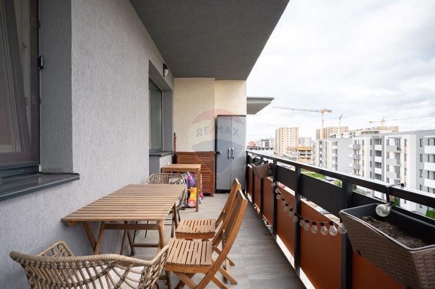 Apartament cu 2 camere,  2 băi și parcare subterană în Tractorul - 20