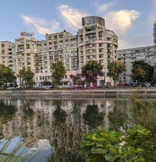 Vanzare apartament de 4 camere in zona bd Unirii-Casa Poporului - 4