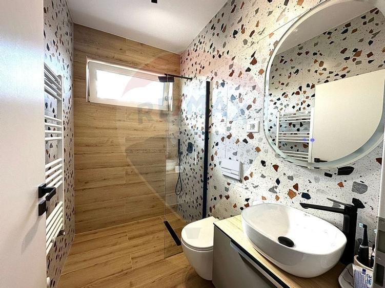 Casă noua  parter -  4 camere teren 470mp - 6