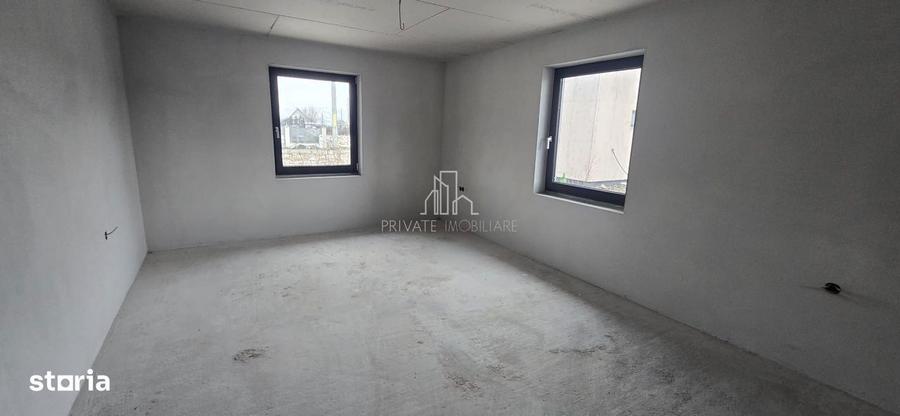 Casa 283 Mp/ Teren 835 Mp, Nou Construita, Solovastru, Zona Reghin - 2