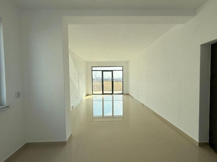 Apartament cu 2 camere decomandat în Giroc