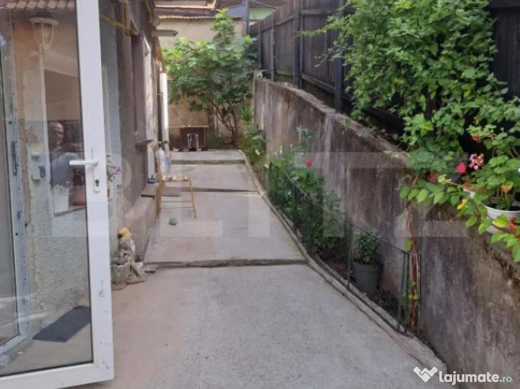 Casa individuala de vanzare in Scheii Brasovului (zona Piata - 2