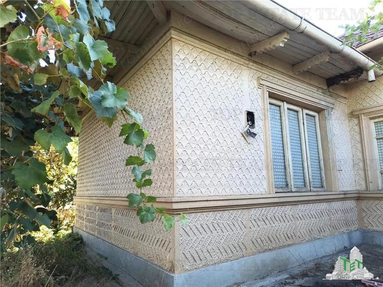 Teren intravilan cu deschidere mare, aflat in Petrachioaia IF, ideal pt. afaceri in HORECA sau pt. d - 4