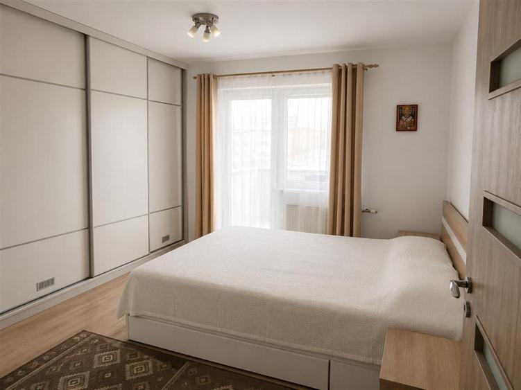 Apartament 3 camere 2 bai zona Calea Surii Mici - 1