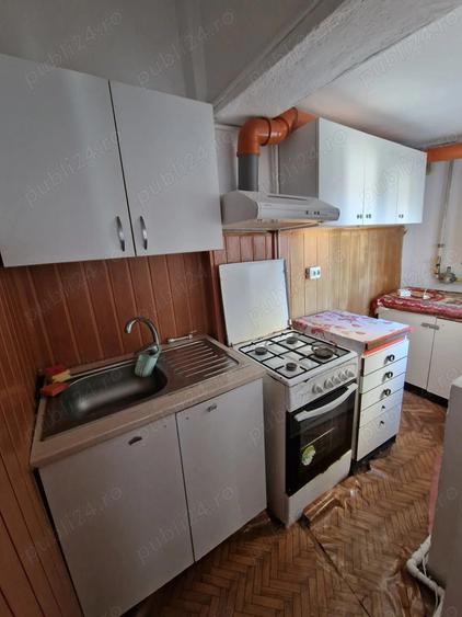 Vand Garsoniera compartimentata in 2 camere, pret 31.500 euro, negociabil - 2