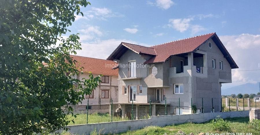 Casa in zona reziden?iala Ha?eg - Nala? Vad Casa in zona reziden?iala Ha?eg - Nala? Vad