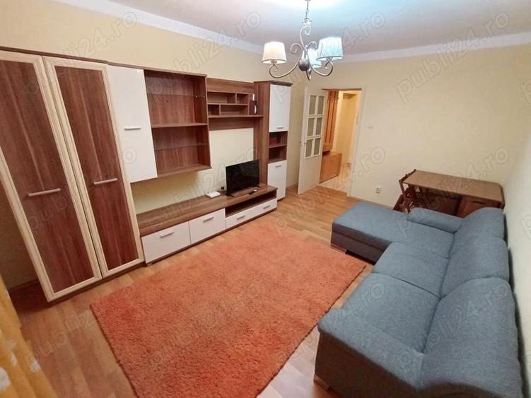 Ofer pentru inchiriere ap.2 camere decomandate in cart. Solidarita?ii - 4