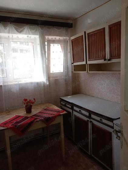 Apartament cu 2 camere, bucatarie separata, baie, hol de acces, balcon ?i boxa la subsol. - 3