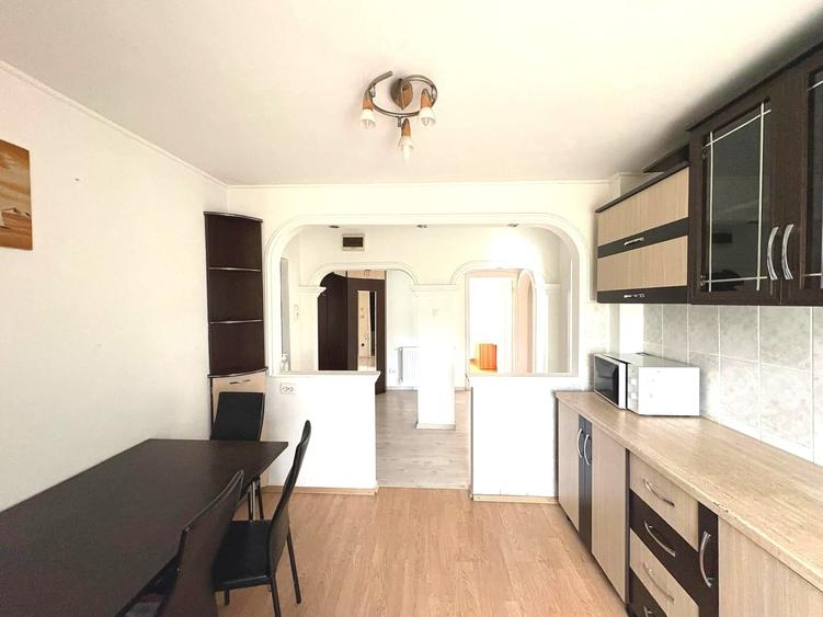 Apartament cu 3 camere decomandat în Porolissum