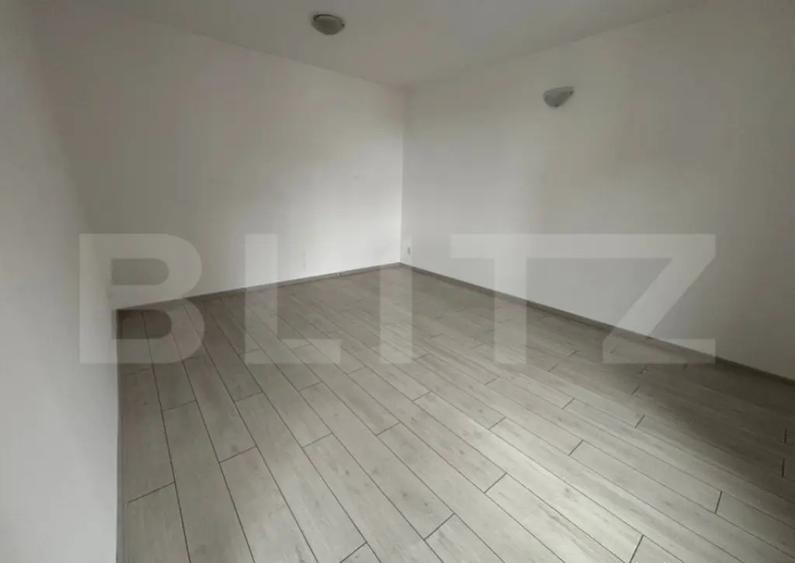 Spa?iu de inchiriat 2 camere cu balcon privat, Centru Civi - 1