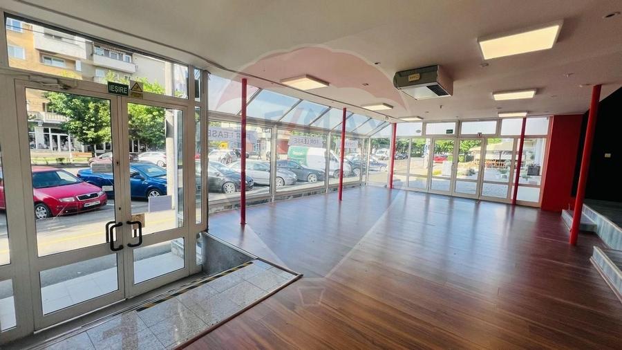Spațiu comercial de închiriat în zona Traian - 1
