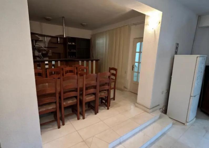 Povestea unei case la doar 200 m de valuri, cu piscina ?i - 8