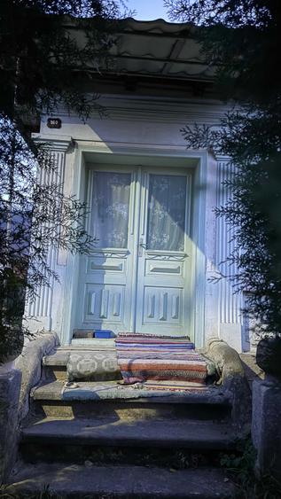 Casa batraneasca + teren de vanzare in Targu Ocna, strada Tisesti - 4