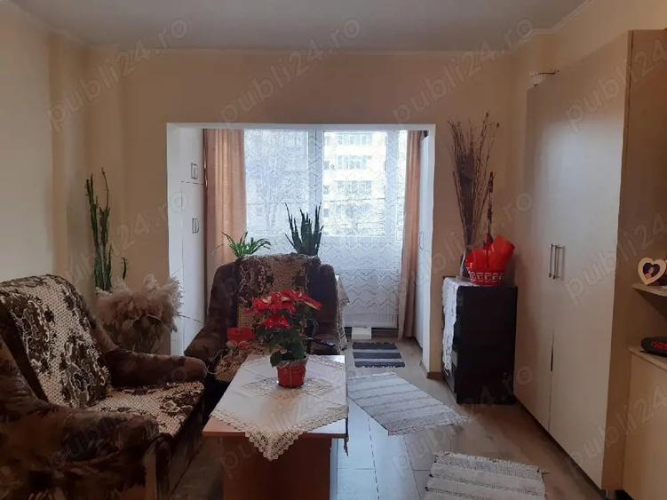 Ofer pentru inchiriere garsoniera in Ploiesti, zona 9 Mai, str Mara?e?ti - 7