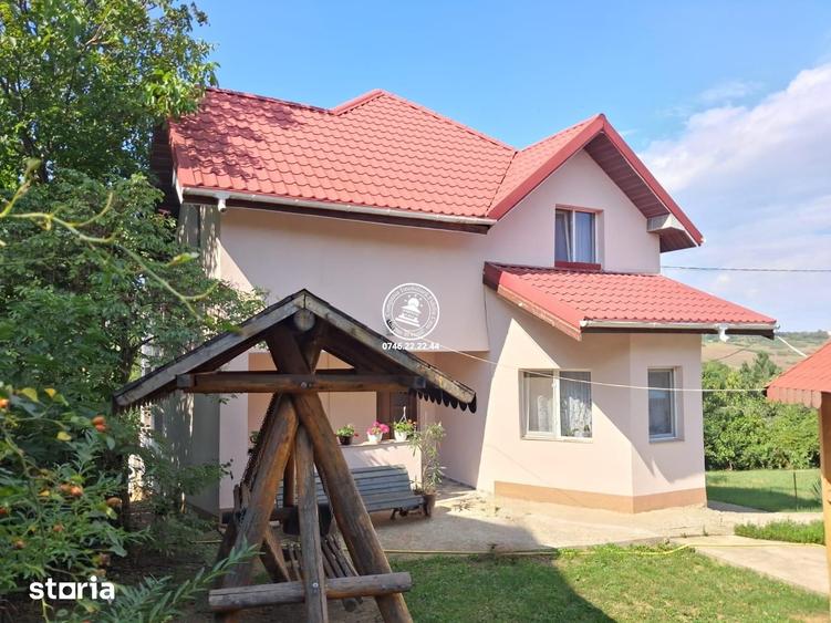 Casă cu 4 camere cu Teren 700 Mp în Rediu