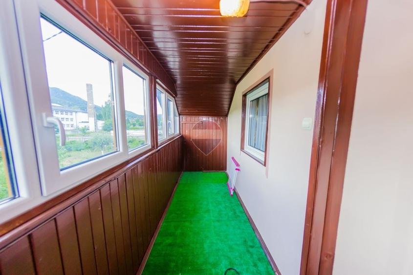 Casă individuală cu 5 camere cu Teren 1129 Mp în Ferneziu