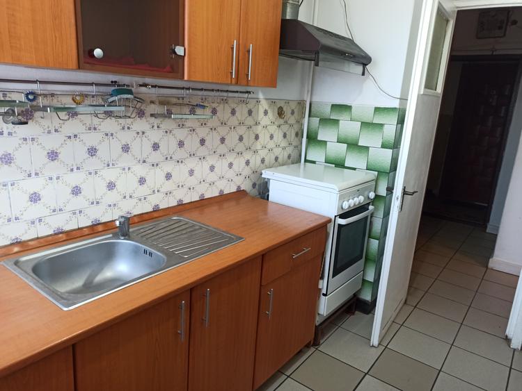 Apartament cu 2 camere semidecomandat în Calea București