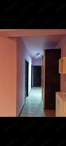 Apartament cu 3 camere semidecomandat în Florești