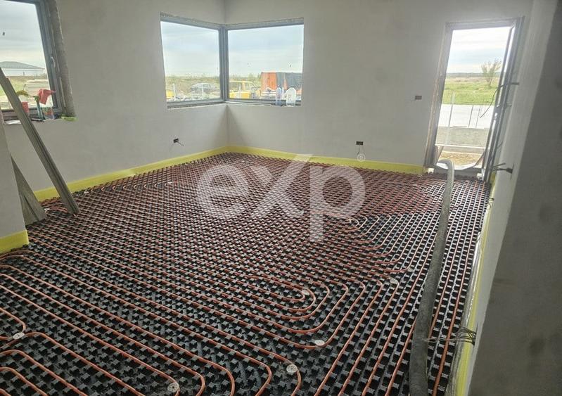 Casă spațioasă în Albota – 3 dormitoare, terasă acoperită și curte mare - 3